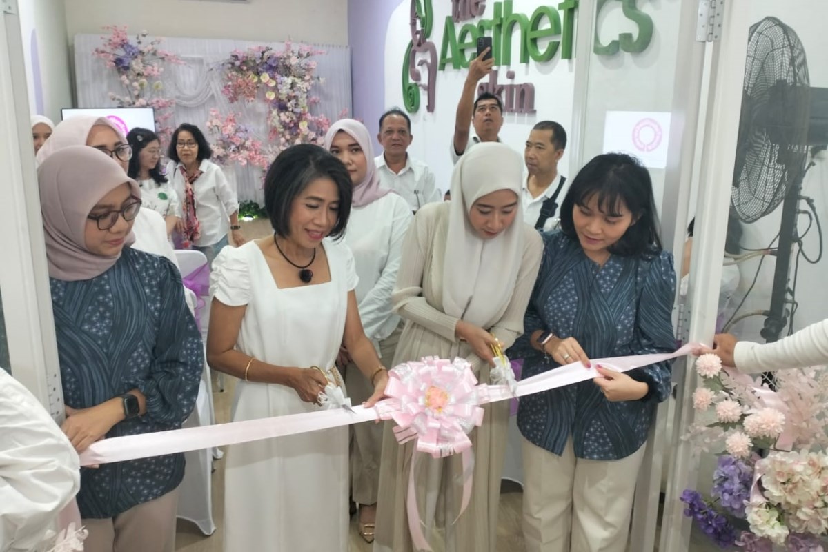 Grand Opening Klinik Kecantikan The Aesthetics Skin Clinic, Jalan Kedungmundu No.32, Kecamatan Tembalang, Kota Semarang, Rabu (16/10).&nbsp;FIGUR RONGGO WASSALIM/JAWA POS RADAR SEMARANG&nbsp;