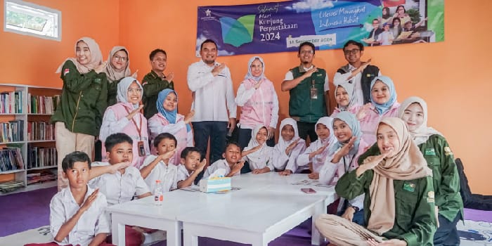 RUMAH BACA  : Srikandi UPT Purwokerto memberikan supporting semangat baca dan menulis melalui Rumah Baca Purnama di Desa Luwung, Kecamatan Rakit, Kabupaten Banjarnegara.