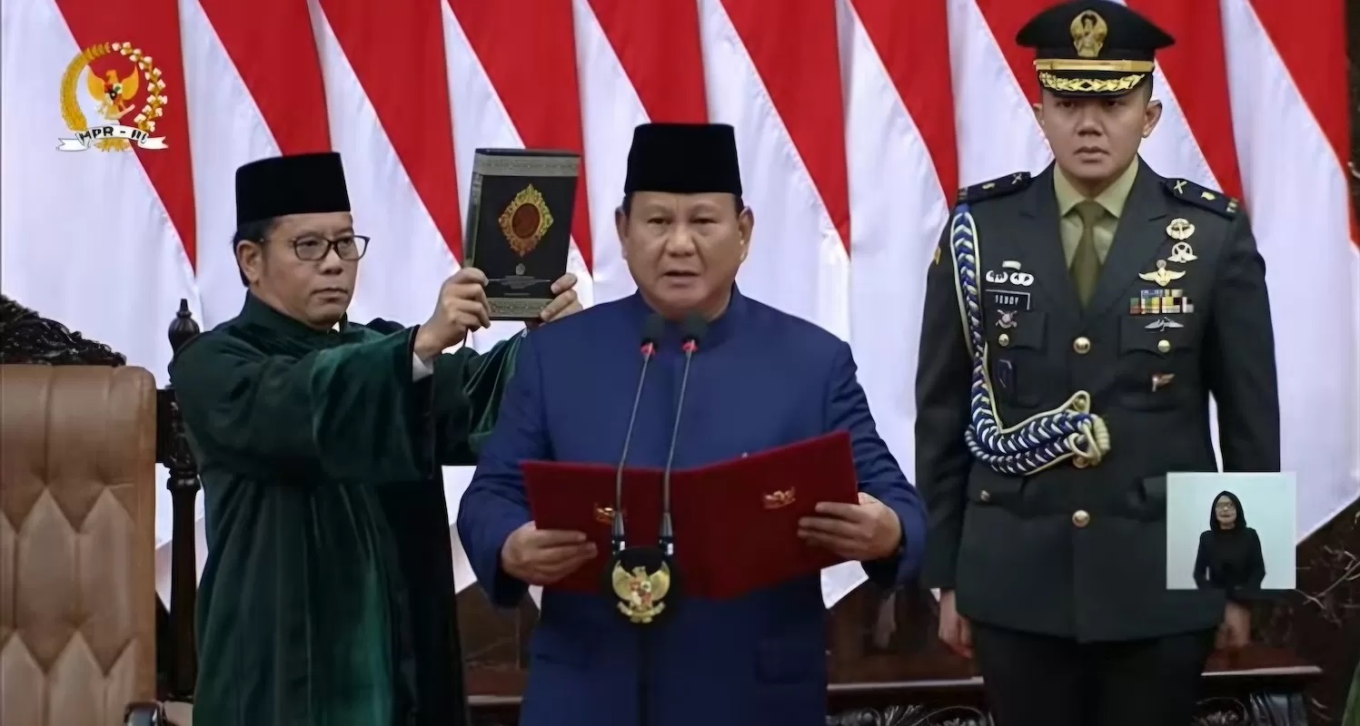 Prabowo Subianto membacakan sumpah jabatan Presiden RI di Gedung Nusantara, Kompleks Parlemen, Senayan, Jakarta, Minggu (20/10). (Istimewa)