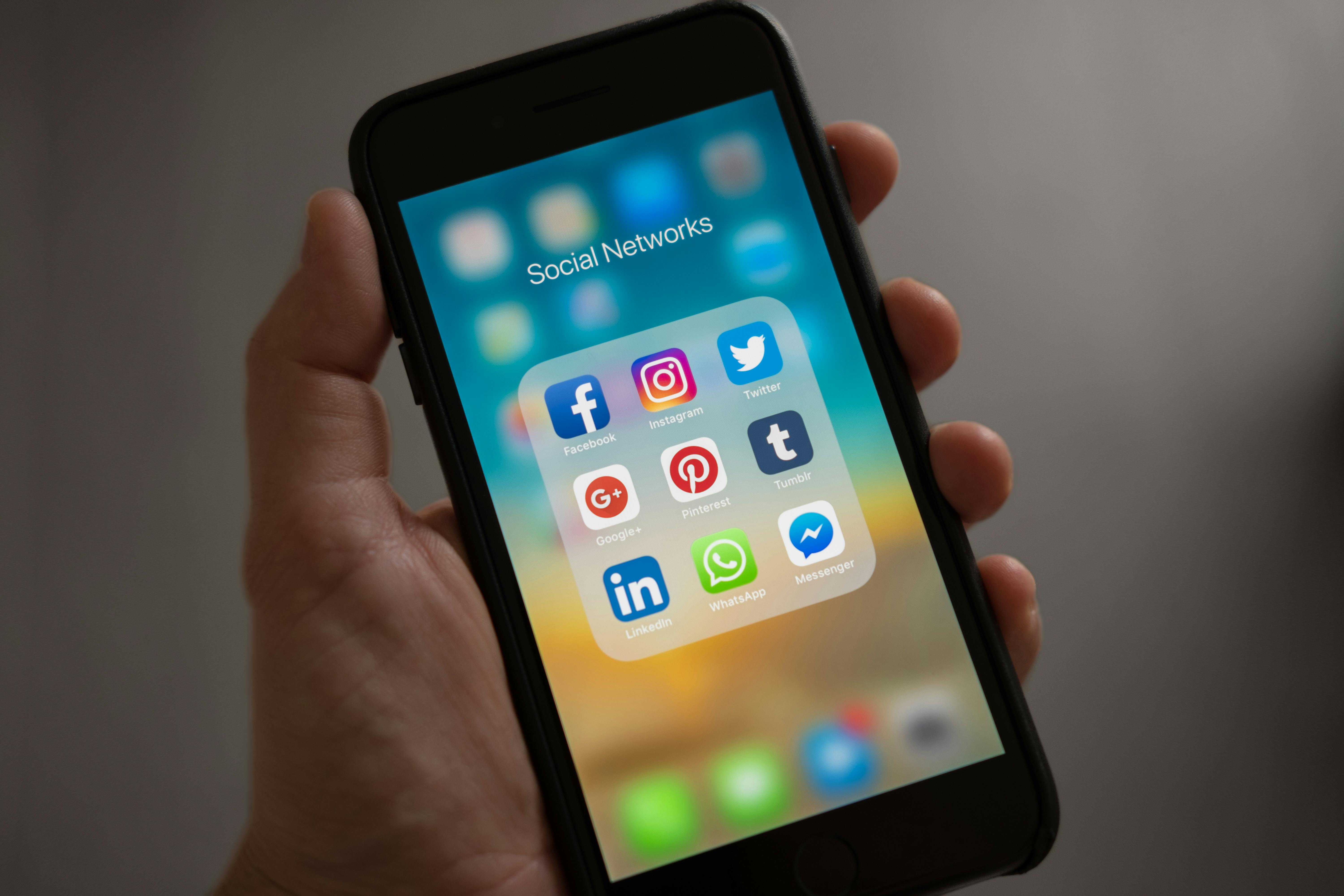 Ilustrasi social media