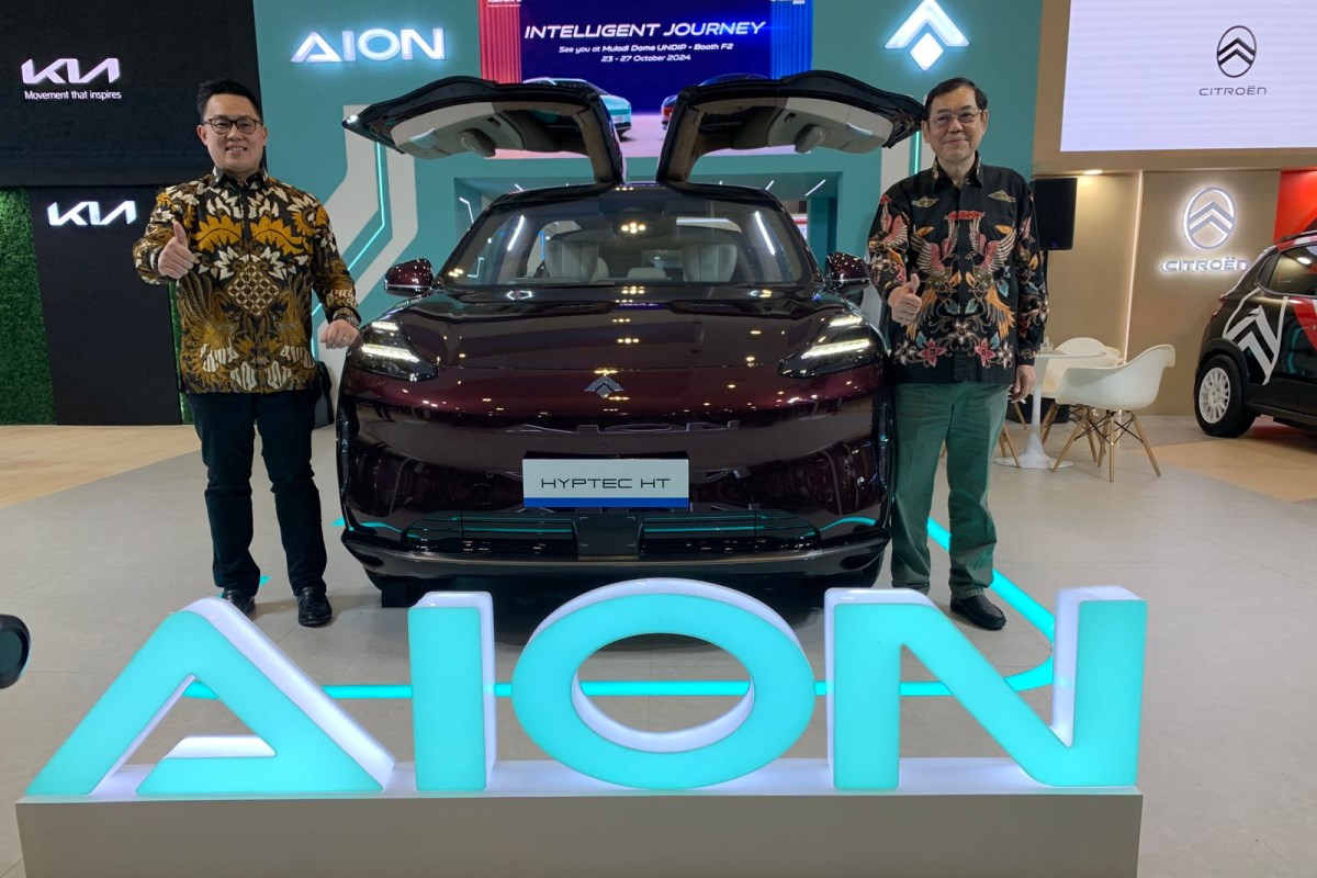 AION Indonesia pamerkan mobil listrik modern Hyptec HT di ajang GIIAS Semarang 2024.&nbsp;DEVI KHOFIFATUR RIZQI/ JAWA POS RADAR SEMARANG