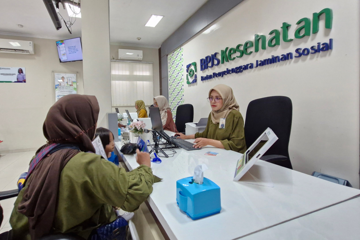 Suasana pelayanan di kantor BPJS Kesehatan Cabang Magelang yang berada di Simpang Pakelan, Kota Magelang. PUPUT PUSPITASARI/JAWA POS RADAR SEMARANG