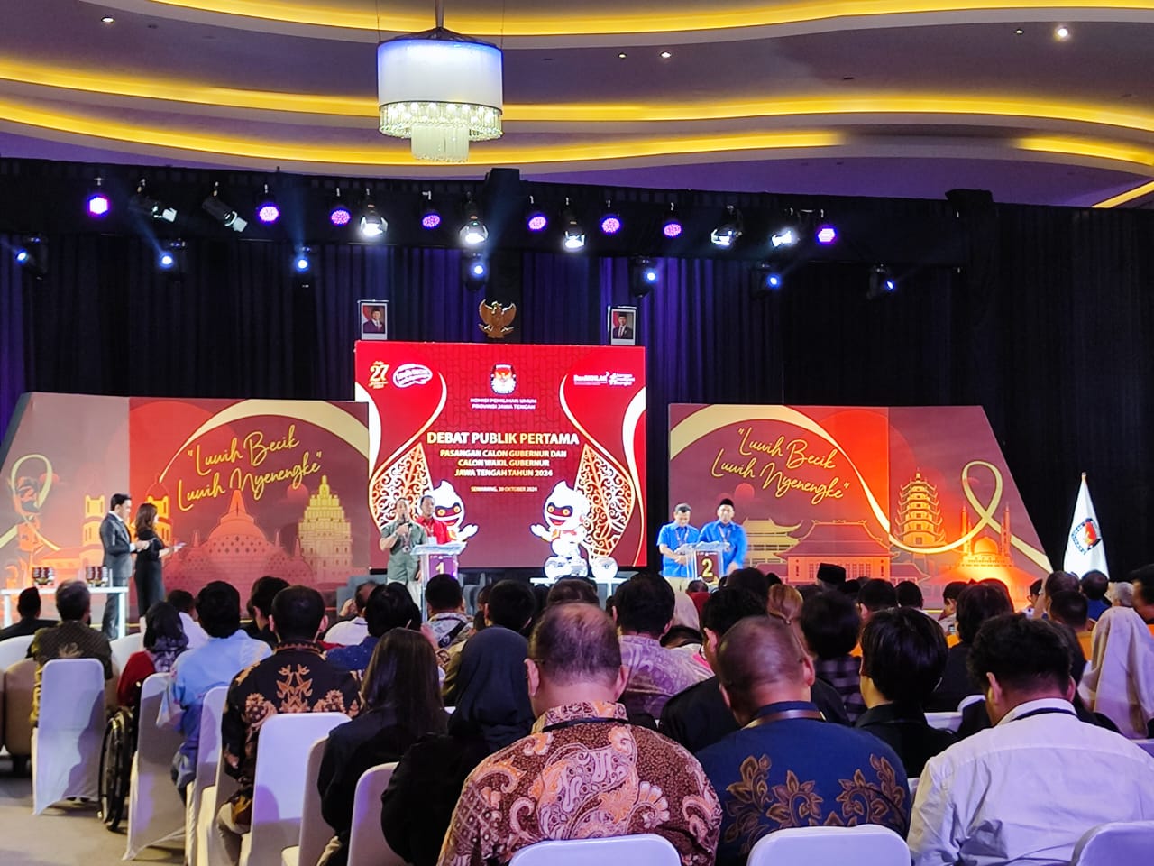 Cagub Cawagub Jateng, Andika - Hendi dan Luthfi - Yasin melaksanakan debat perdana di Marina Convention Center, Rabu (30/10)