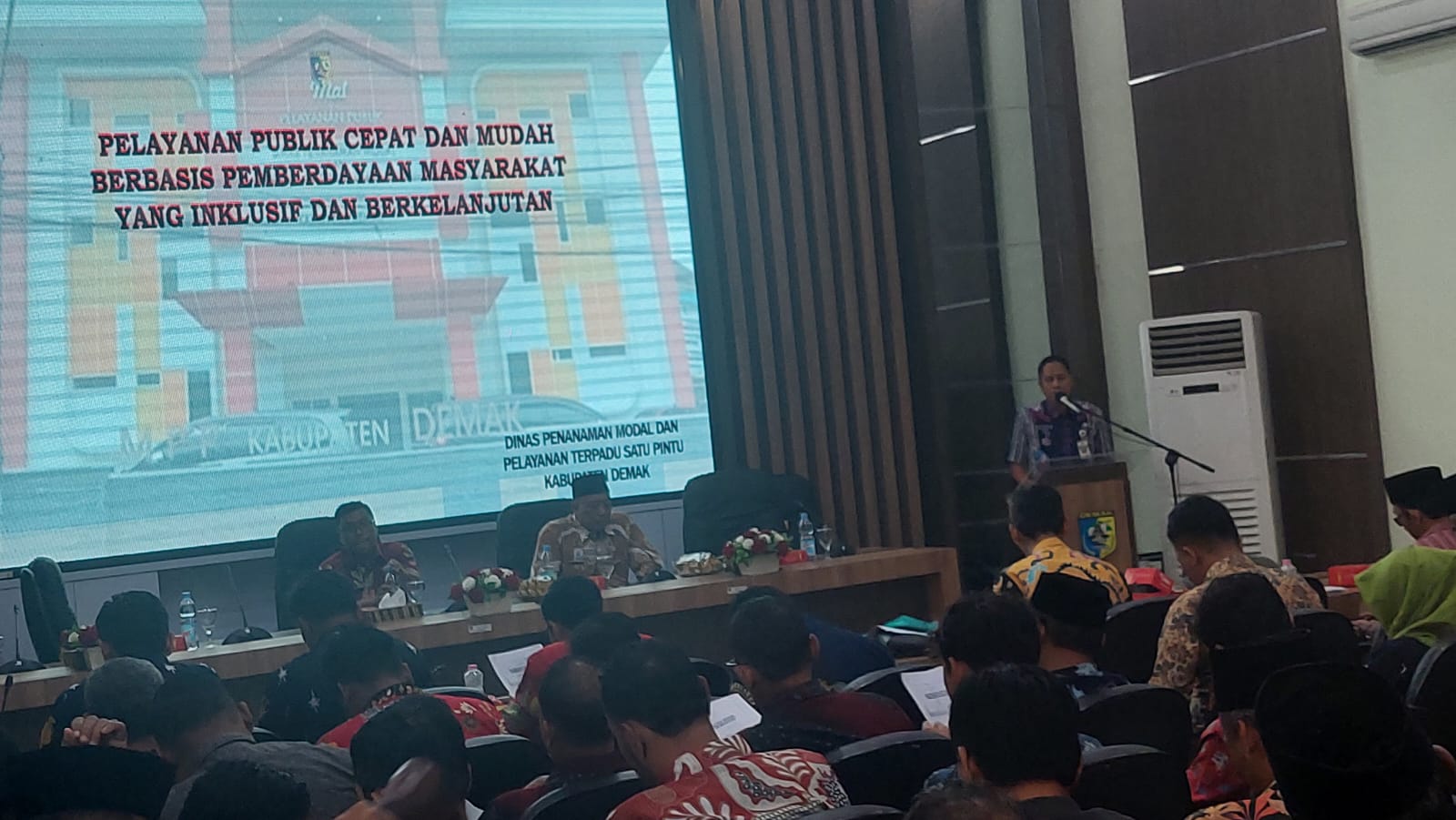Paparan para narasumber dalam acara desa cerdas di ruang Bina Praja Pendopo Kabupaten Demak. (wahibpribadi)