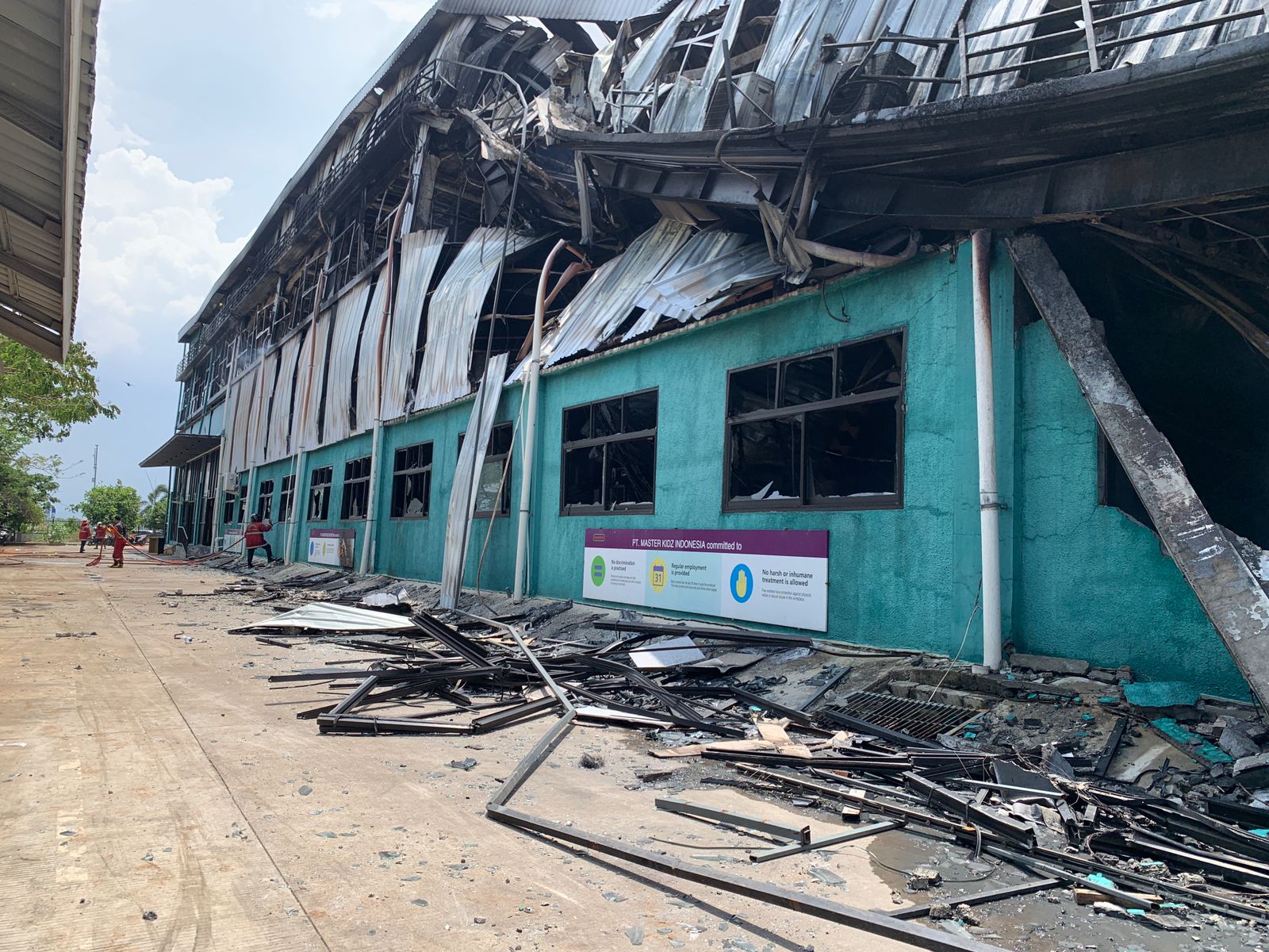 PT MasterKidz Indonesia di KIK yang terbakar pada Jumat (1/11). DEVI KHOFIFATUR RIZQI/ JAWA POS RADAR SEMARANG