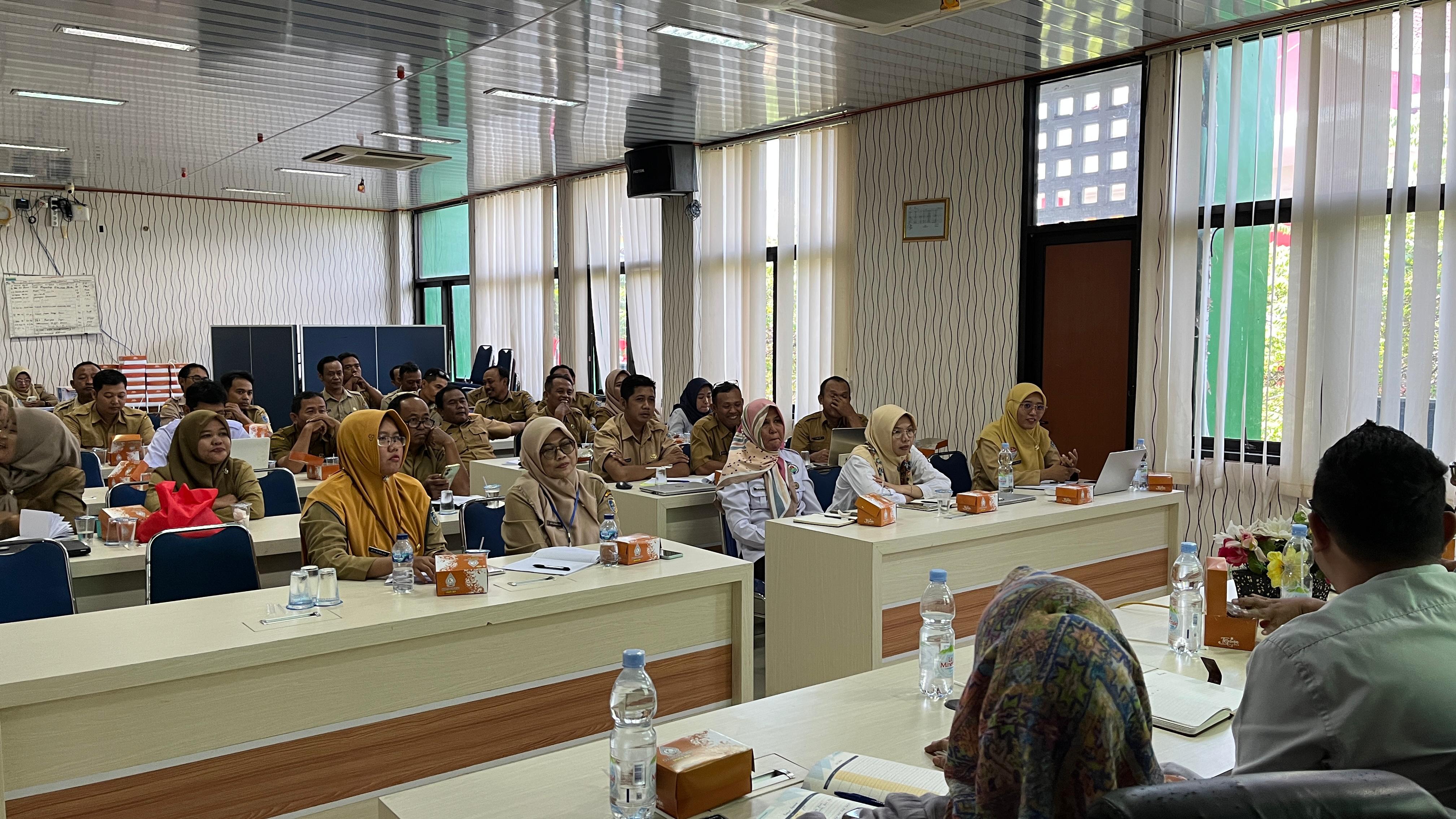 Rakor pengelolaan keuangan desa di Aula Dinpermades P2KB Demak. (Wahibpribadi)