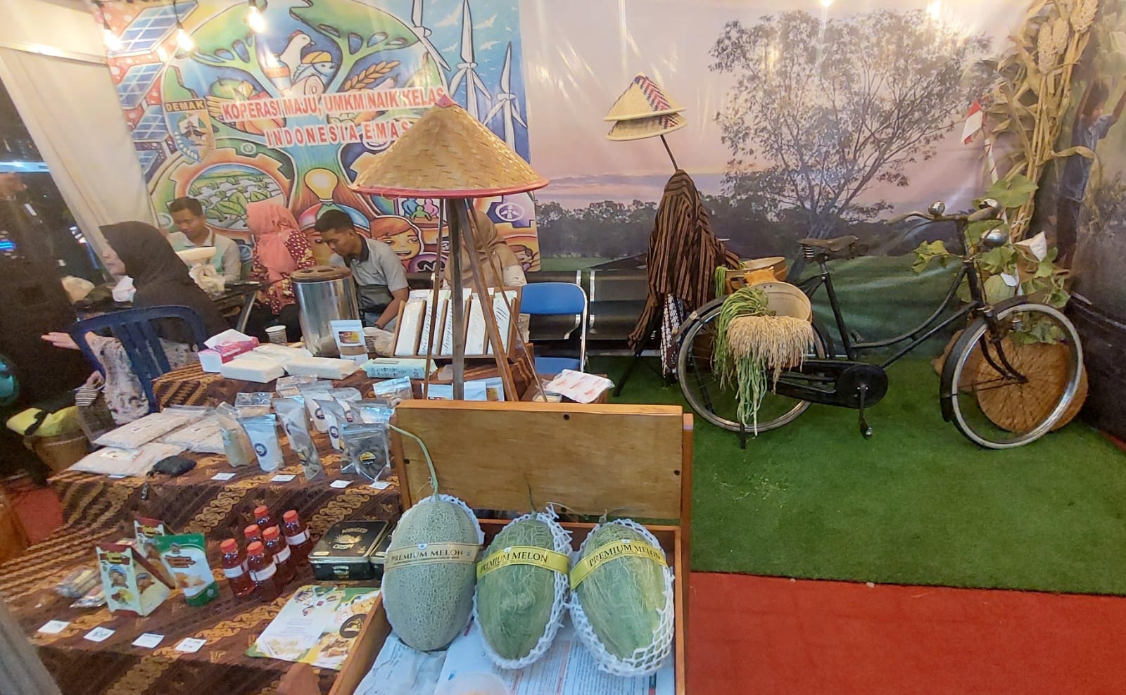 Stan Dinpertan Pangan Pemkab Demak turut serta dalam pameran Demak Expo. (Wahibpribadi)