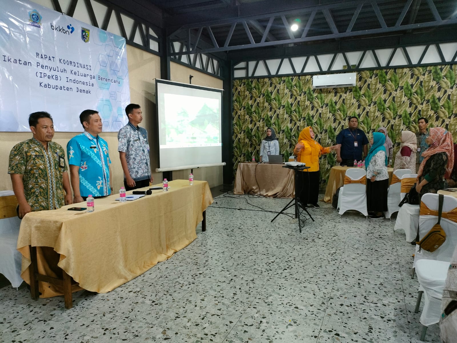 Rakor DPC IPeKB Kabupaten Demak berlangsung gayeng. (Wahibpribadi)