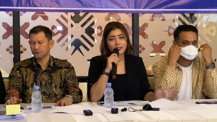 Pratiwi Noviyanthi membongkar aliran dana mencurigakan, hasil donasi korban penyiraman air keras bernama M Agus Salim (32).