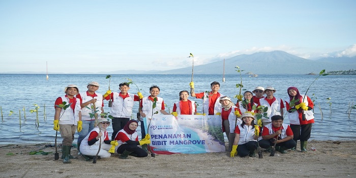 SRIKANDI PLN : Syarifah, Srikandi Muda PLN UPT Semarang bersama 10 relawan Bakti BUMN Batch VI terpilih di Likupang.