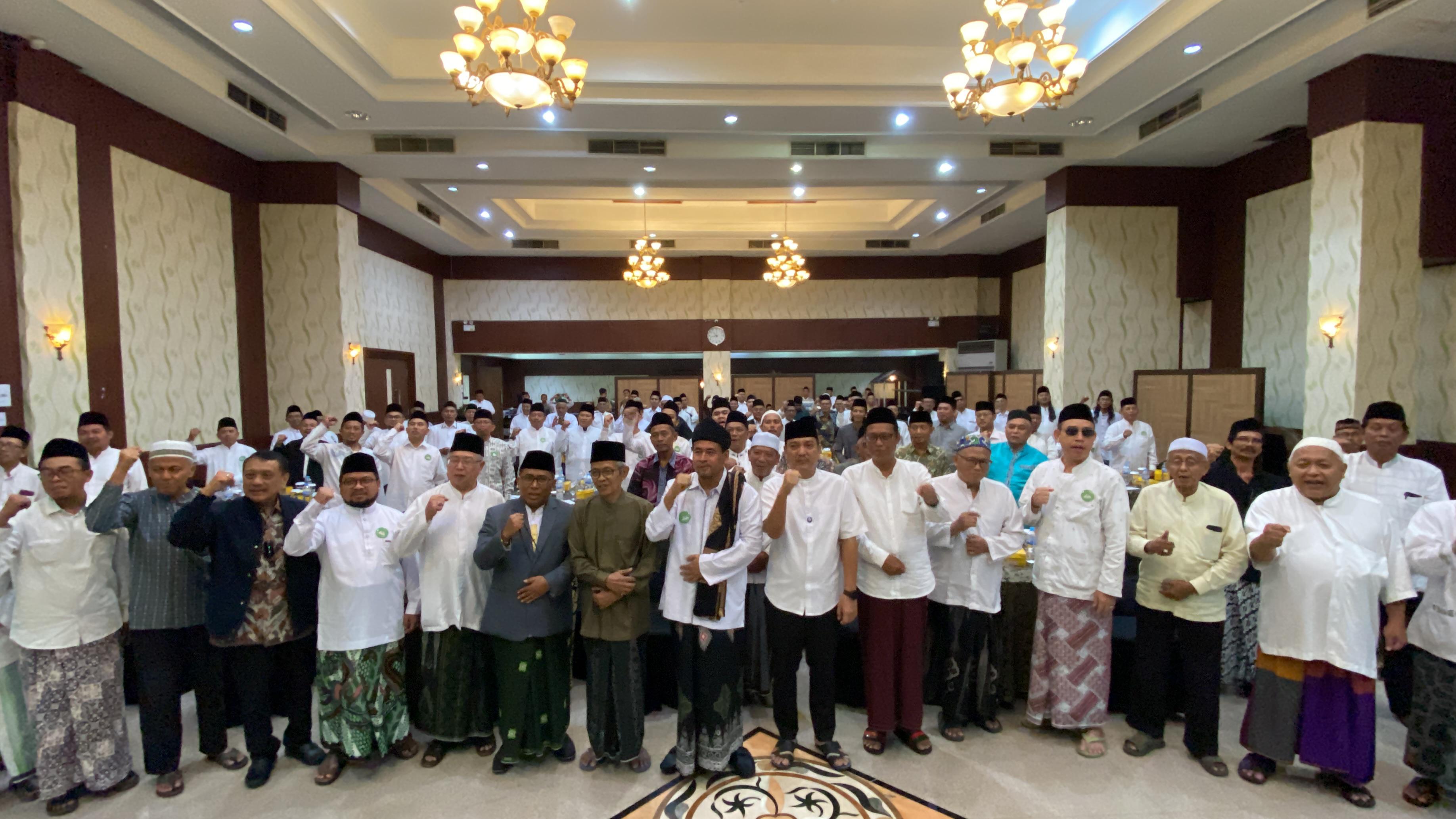 Para kiai, habaib dan tokoh agama Kota Semarang deklarasi dukungan kepada Yoyok-Joss di Hotel Pandanaran Kota Semarang, Sabtu (16/11/2024).