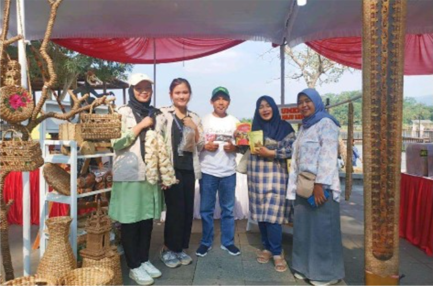 BPJS Ketenagakerjaan Ungaran melaksanakan sosialisasi terkait SERTAKAN dan juga JMO di beberapa perusahaan seperti PT Selalu Cinta Indonesia dan Ungaran Sari Garments.