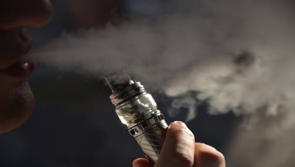 Vape Lebih Baik Daripada Rokok Konvensional? Mana yang Lebih Berbahaya?