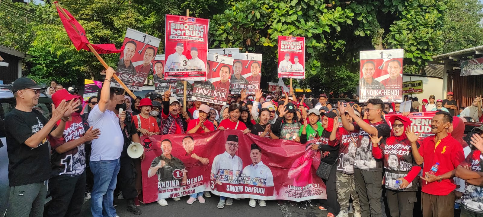 Dance ishak Palit melepas jalan sehat