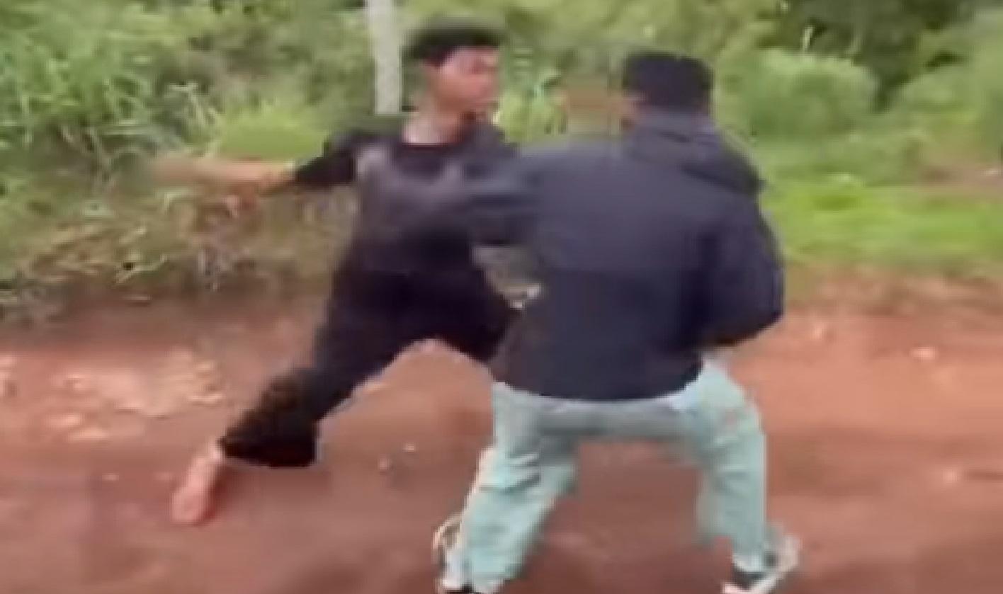 Dua orang siswa terlibat duel di wilayah Sukomangli Kecamatan Patean.