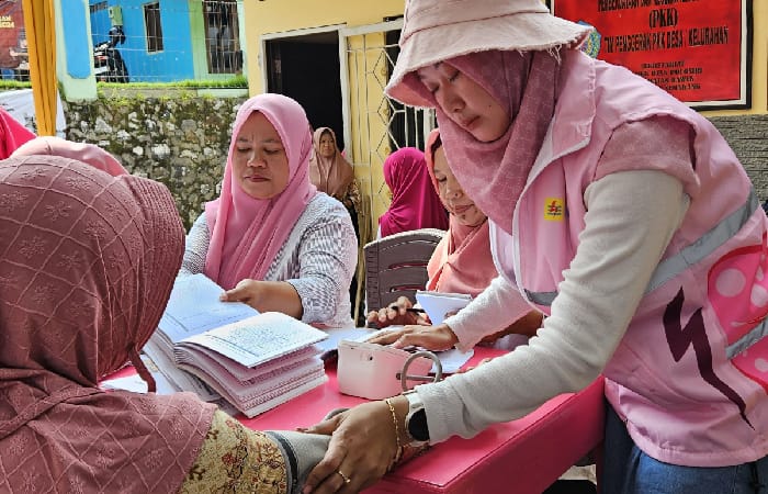 PEDULI IBU DAN ANAK : Srikandi PLN UIT JBT melaksanakan program "Srikandi Peduli Ibu dan Anak" di Desa Polosiri, Kecamatan Bawen, Kabupaten Semarang pada Jumat (22/11/2024).