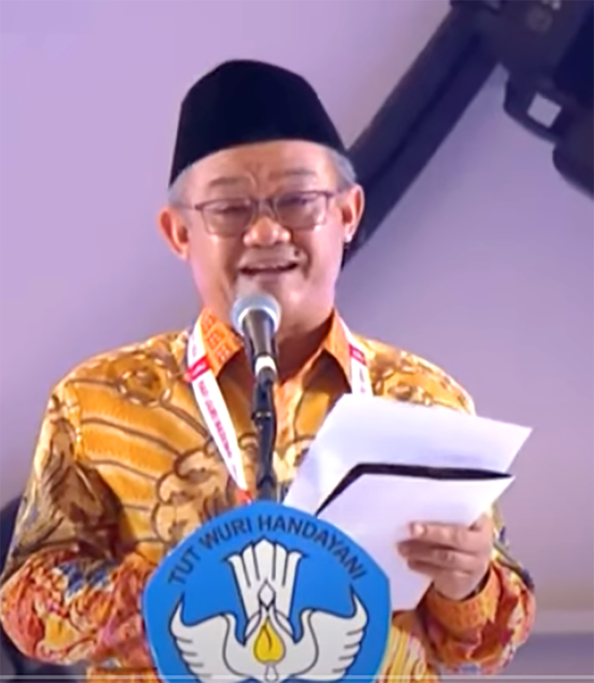Menteri Pendidikan Dasar dan Menengah (Mendikdasmen) Prof Dr Abdul Mu ti M Ed dalam Puncak Peringatan Hari Guru Nasional