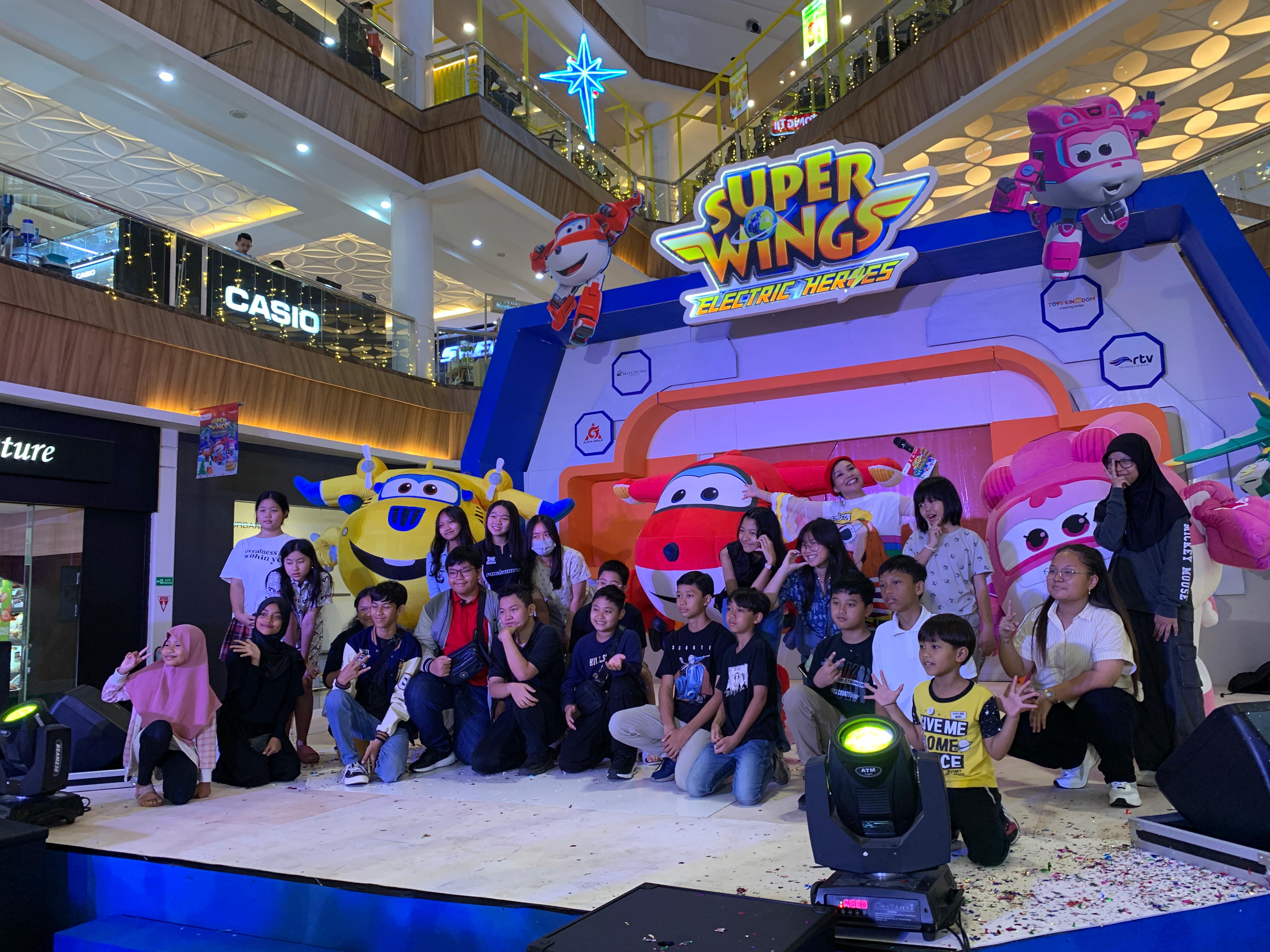 Pembukaan event liburan sekolah Mal Ciputra Semarang bersama Super Wings di atrium mal, Jumat (20/12).