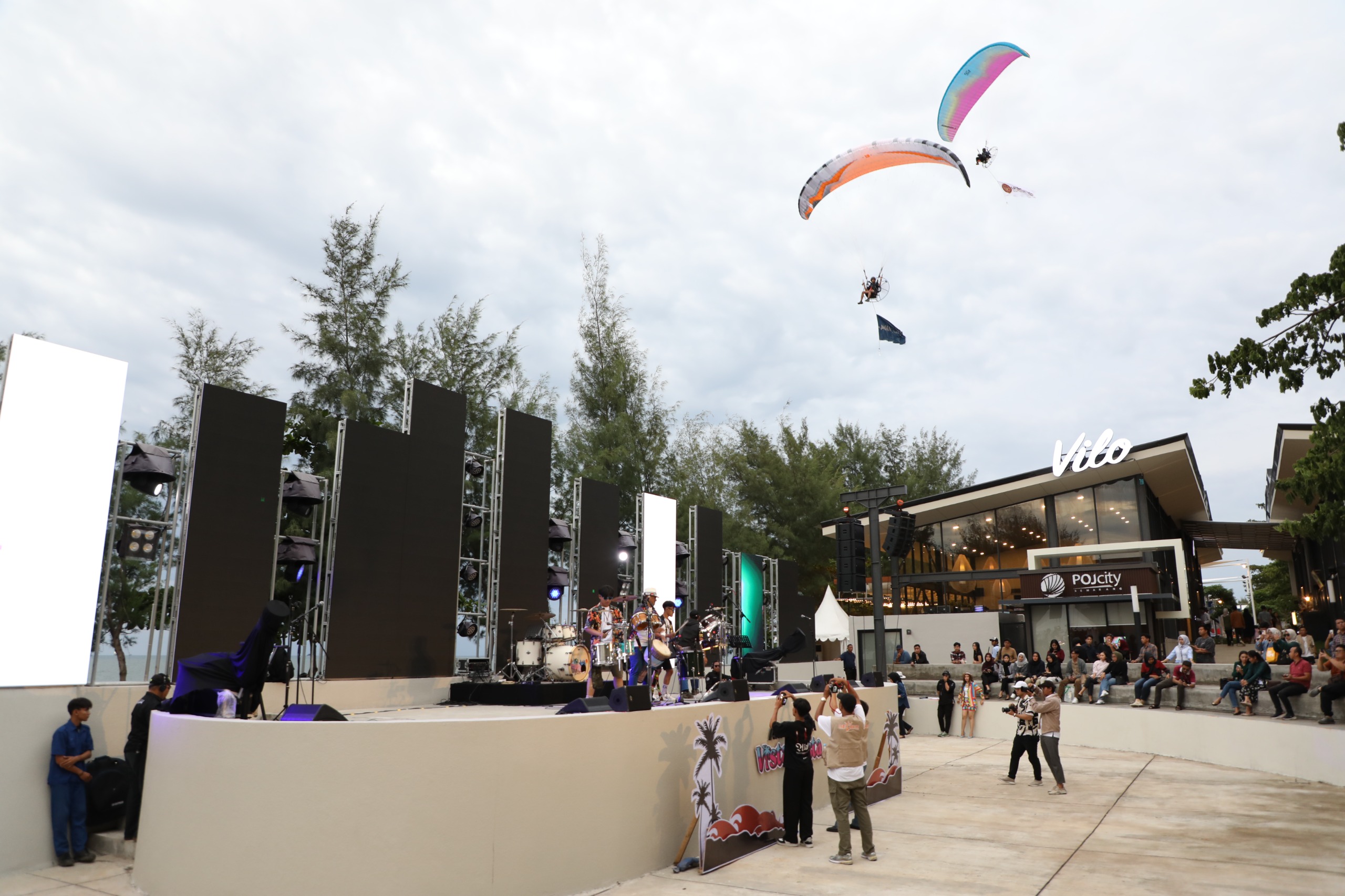 Pearl of Java City (PoJ City) siap menjadi pusat kemeriahan dengan suasana yang lebih segar, meriah, dan pastinya tak terlupakan.
