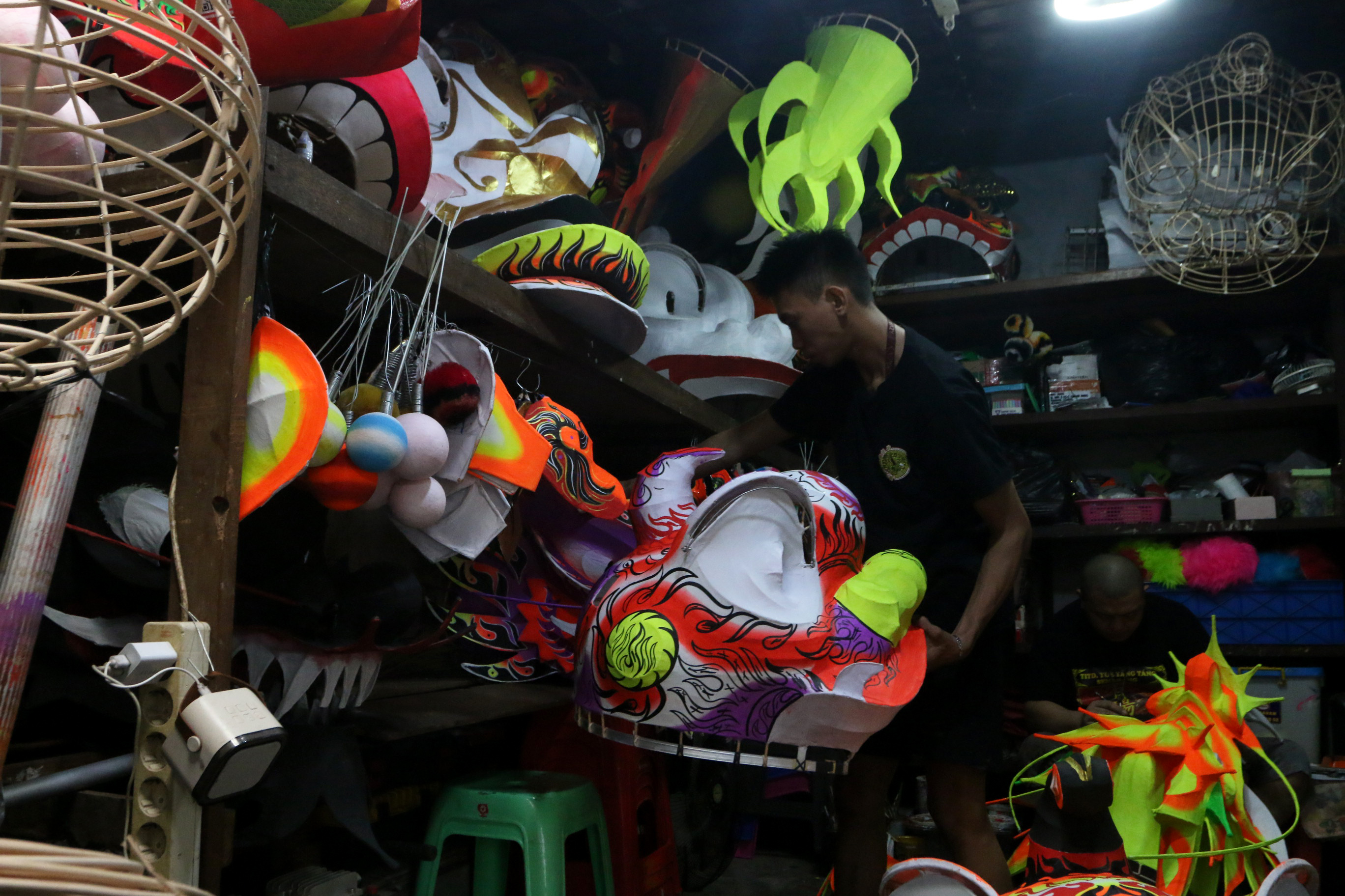 Pesanan barongsai dari berbagai kota