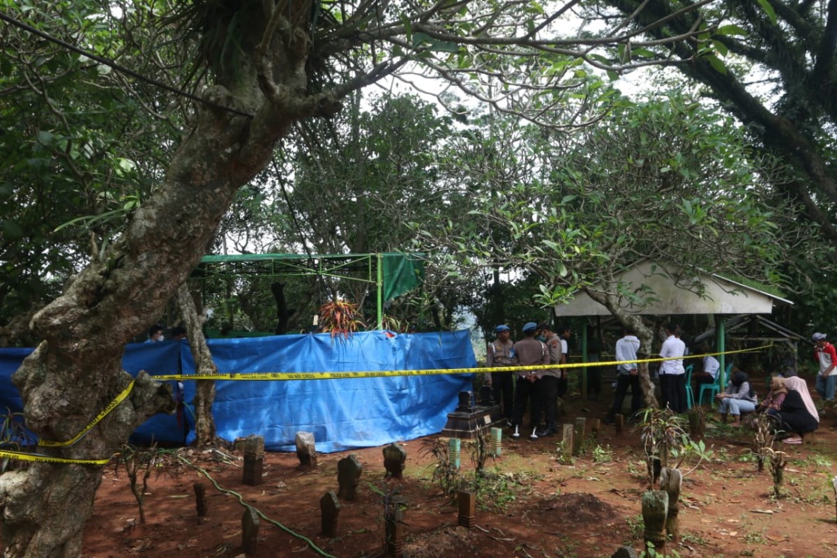 Makam Darso, 43, warga Mijen, Kota Semarang yang meninggal diduga jadi korban penganiyaan oknum Satlantas Polresta Yogyakarta dibongkar Polda Jateng, Senin (13/1/2025).