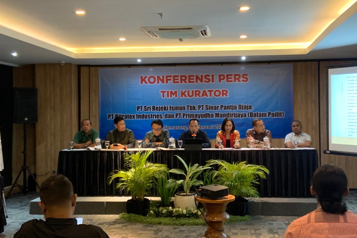 Konferensi Pers oleh Tim Kurator untuk membahas PT Sri Rejeki Isman Tbk, PT Sinar Pantja Djaja, PT Bitratex Industries, dan PT Primayudha Mandirijaya yang mengalami pailit.