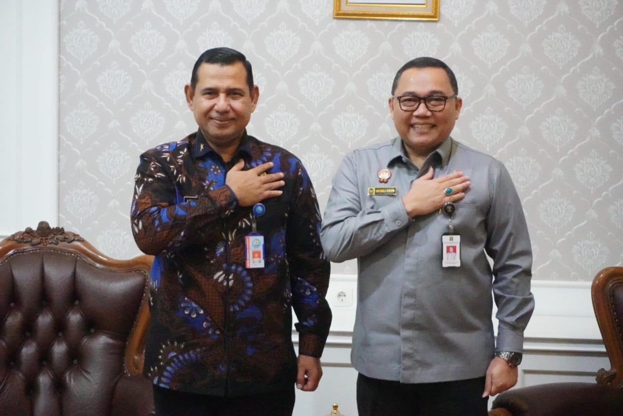 Kakanwil Kemkum Jatengn Heni Susila Wardoyo melakukan pertemuan dengan Kepala Badan Narkotika Nasional Provinsi (BNNP) Jawa Tengah, Agus Rohmat, bertempat di Kantor BNNP Jateng, Selasa (14/1/2025).