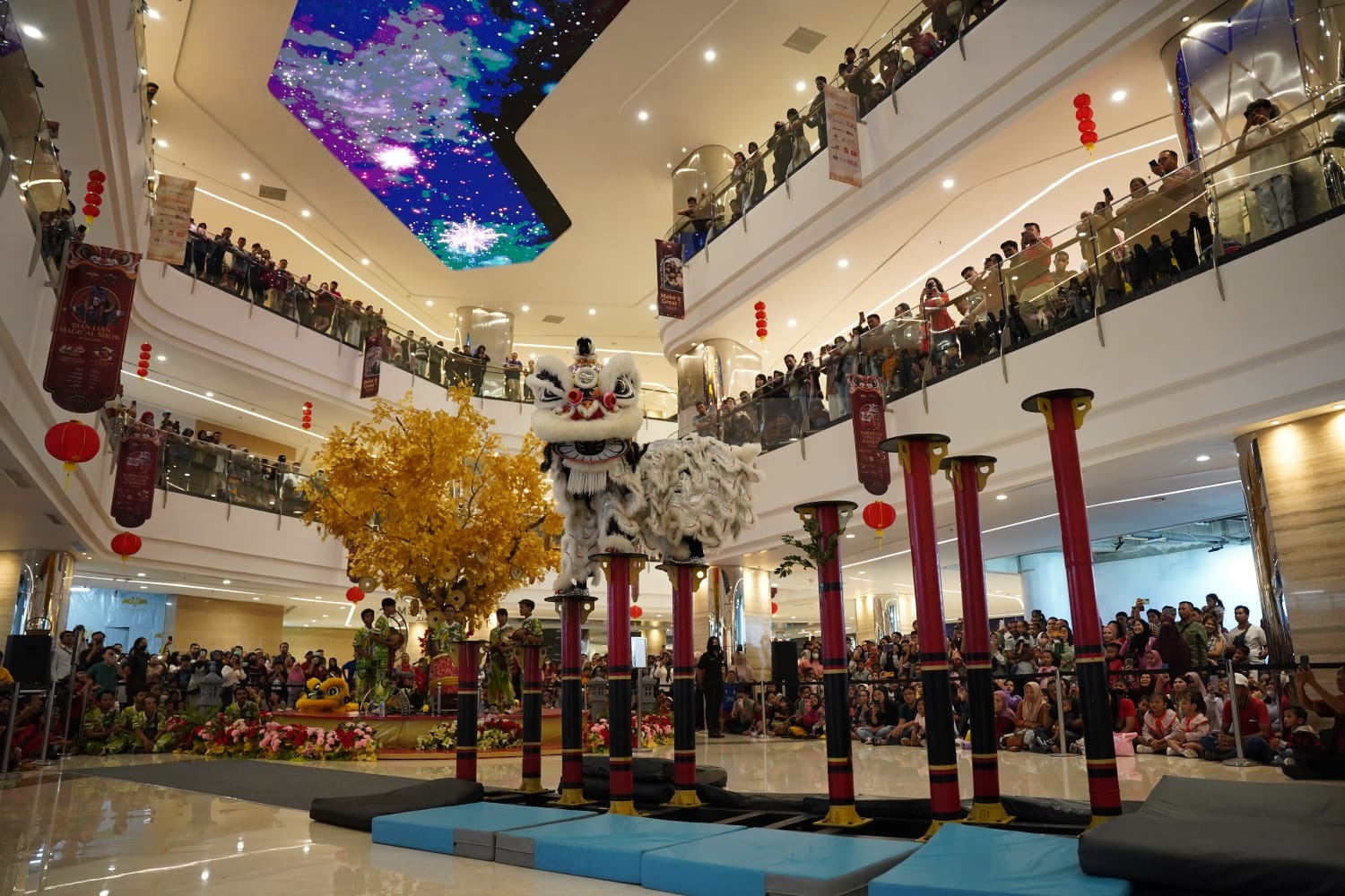 Atraksi Barongsai Tonggak