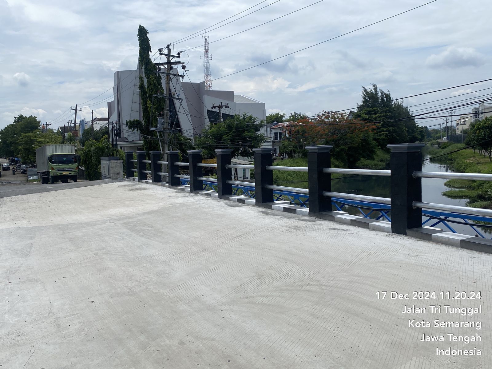 Pemkot Semarang kembali berhasil menuntaskan proyek strategis berupa rehabilitasi jembatan Semarang Indah yang terselesaikan di penghujung tahun 2024.