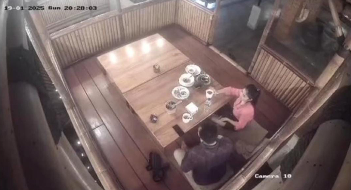 Beredar Rekaman CCTV Makan Malam Terakhir Antok dan Uswatun Khasanah Sebelum Dimutilasi Dalam Koper Merah