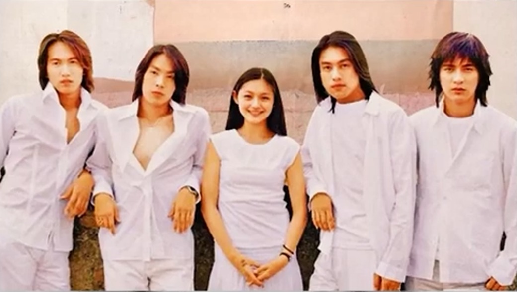 Meteor Garden menceritakan kisah cinta antara Shan Cai dan Dao Ming Si, yang diperankan oleh Jerry Yan, dan telah menjadi ikon dalam dunia hiburan Asia.