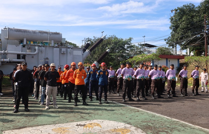 PERINGATI BULAN K3 : PLN UPT Semarang berkomitmen meningkatkan dan menjalankan budaya K3 dalam proses bisnis ketenagalistrikan.
