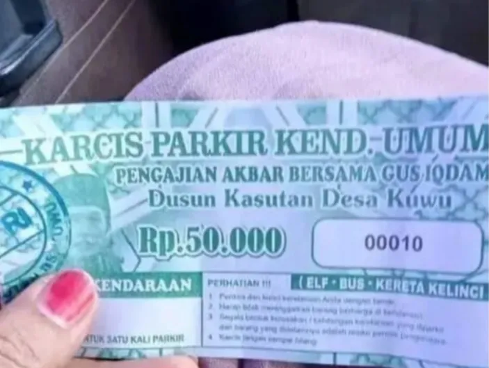 Karcis parkir pengajian Gus Iqdam