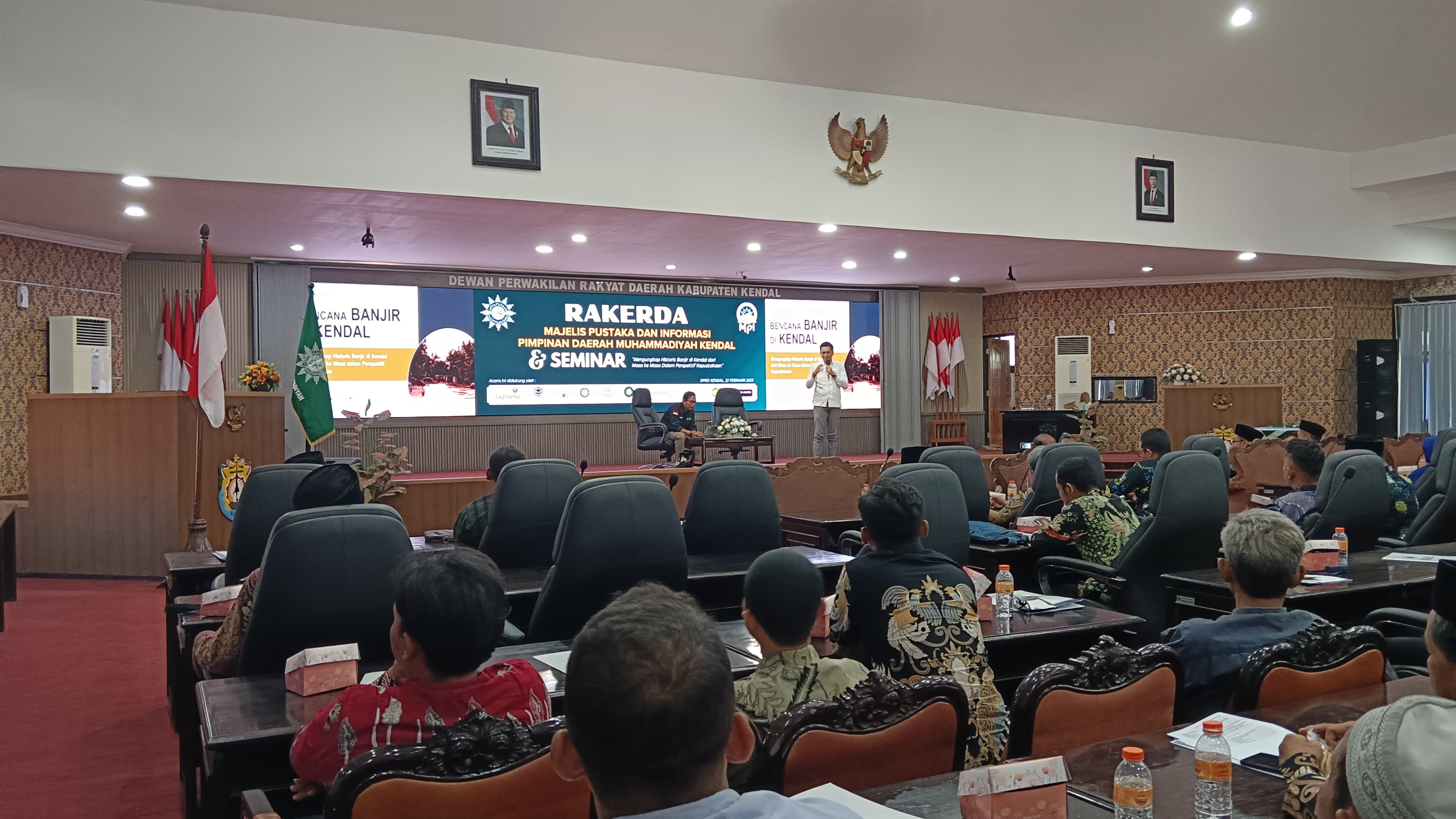 PD Muhammadiyah Kendal menggelar Rapat Kerja Daerah (RAKERDA) dan seminar bertema "Mengungkap Historis Banjir di Kendal dari Masa ke Masa dalam Perspektif Kepustakaan" di Gedung DPRD Kendal pada Sa