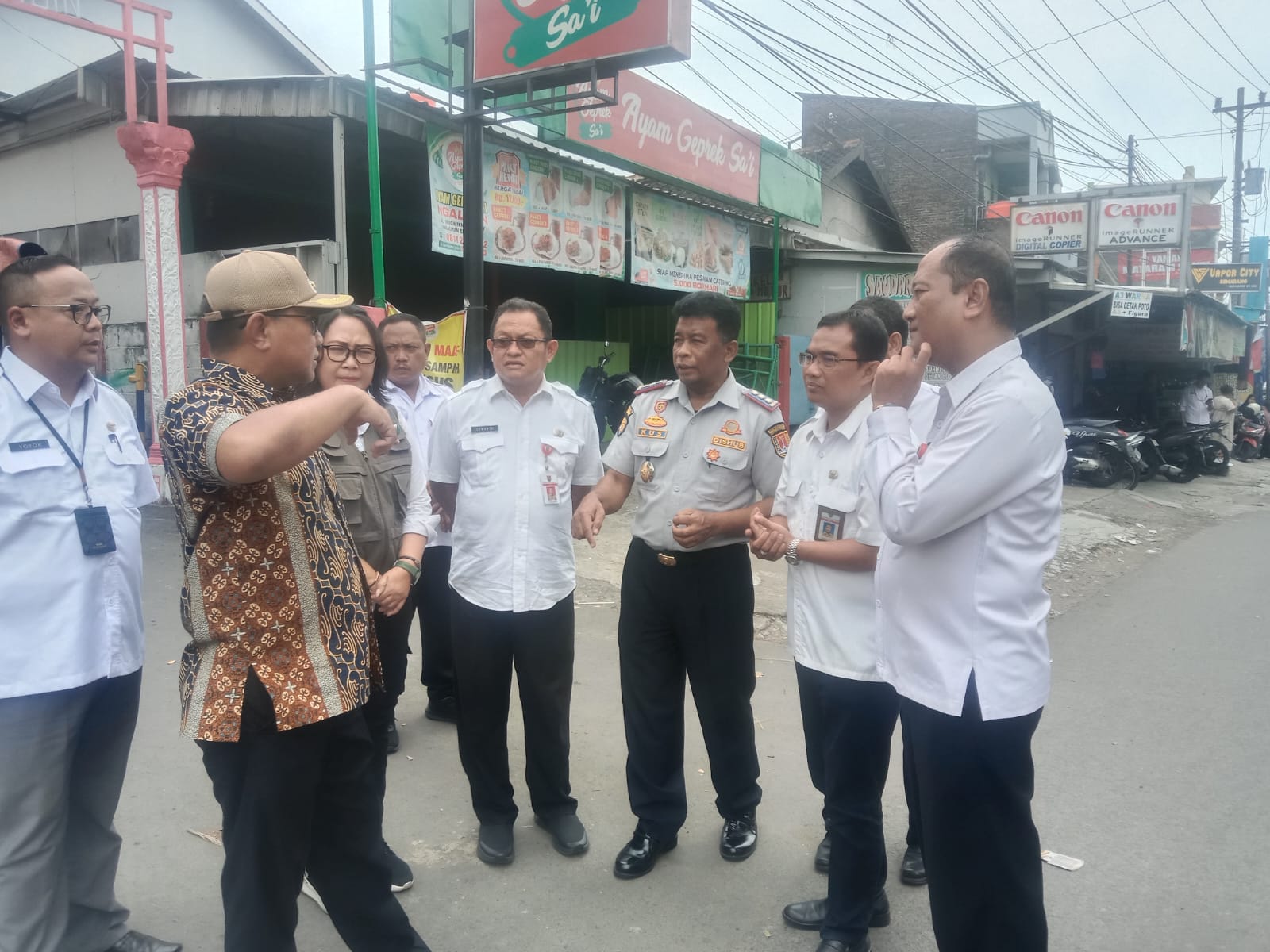 Wakil Wali Kota Semarang Iswar Aminuddin meninjau lokasi kecelakaan Silayur.