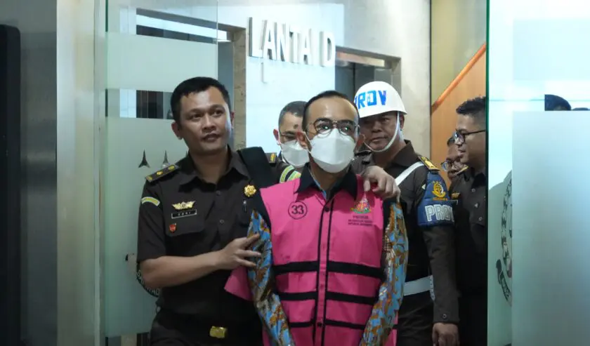 tersangka Riva Siahaan selaku Direktur Utama PT Pertamina Patra Niaga melakukan pembelian (pembayaran) untuk RON 92