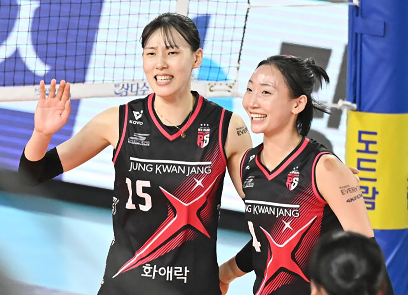 Lee Seon-woo dan kawan-kawan berhasil mengalahkan Pink Spiders dengan skor 3-2 di Chungmu Gymnasium, Daejeon.