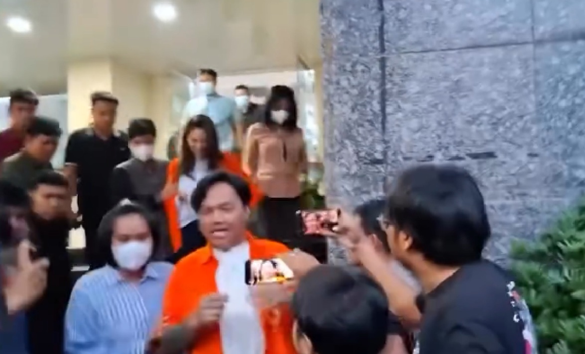 Nikita Mirzani dan asistennya Mail Syahputra ditahan di Polda Metro Jaya.