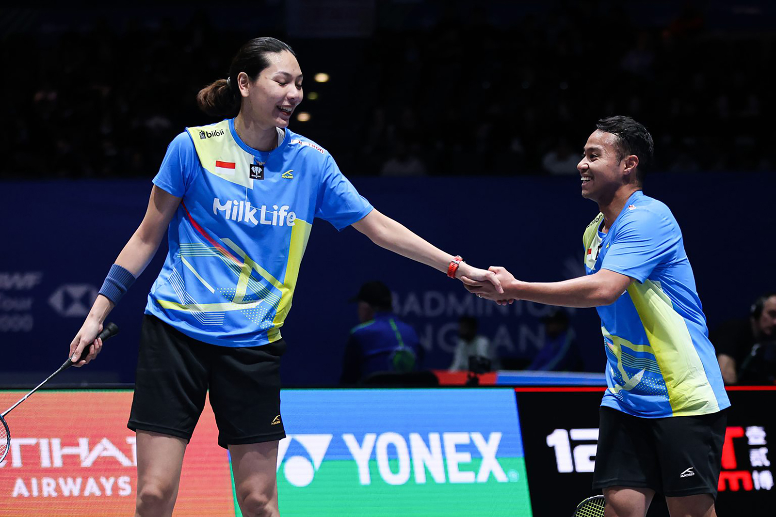 Rehan Naufal Kurharjanto/Gloria Emanuelle Widjaja berhasil lolos ke babak perempatfinal usai mengalahkan wakil Denmark, Jesper Toft/Amalie Magelund.