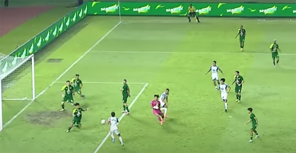 Septian David Maulana Berhasil Menyamakan Kedudukan Hasil Liga 1 Persebaya Vs PSIS  1-1