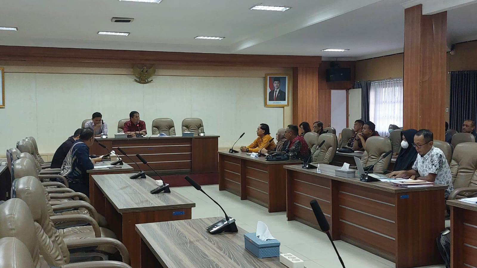 Ratusan warga Perumahan Punsae Desa Kalongan Kecamatan Ungaran Timur datangi kantor DPRD minta kejelasan terkiat sertifikat rumah. Maria Novena/Jawa Pos Radar Semarang
