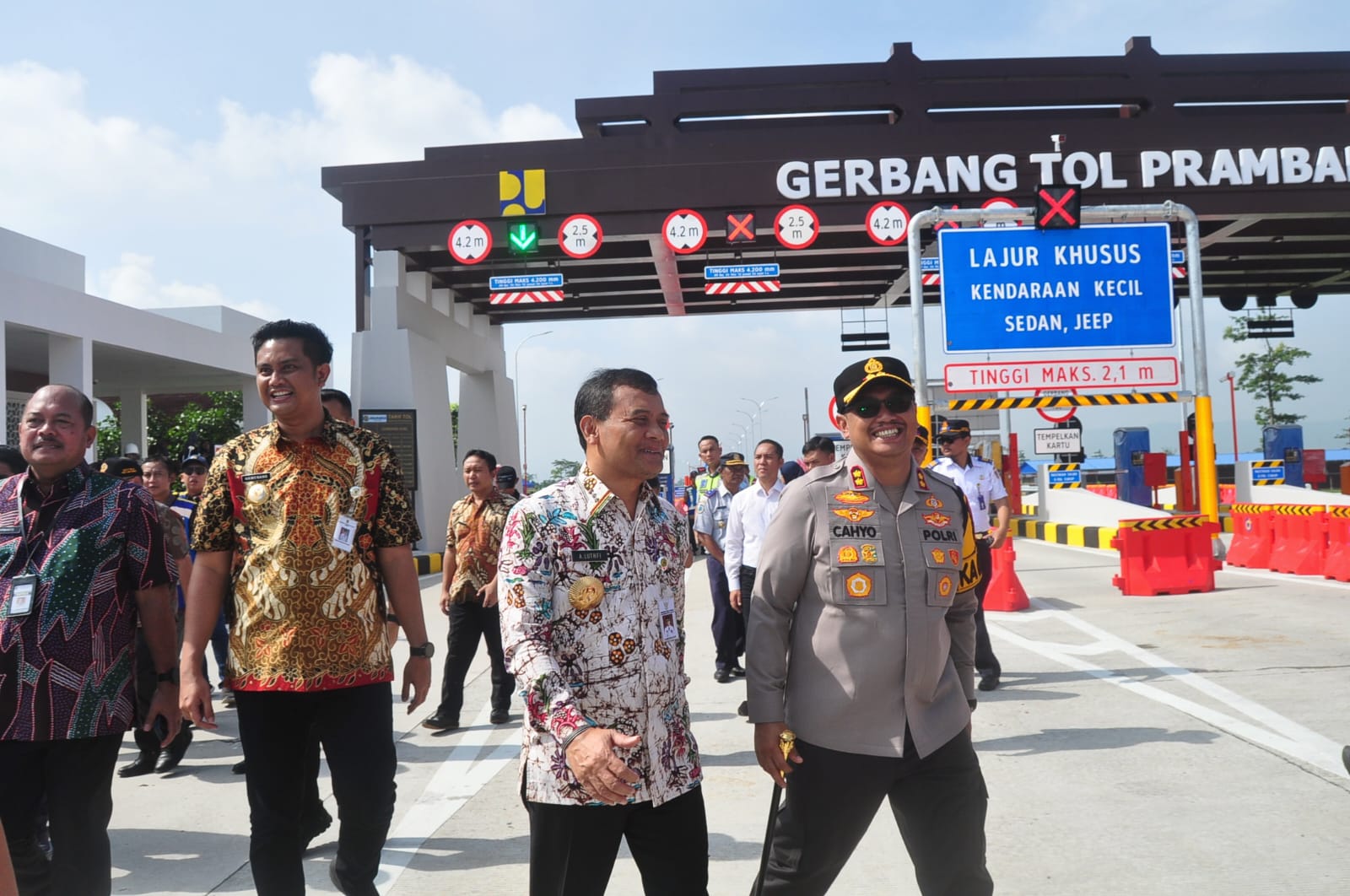 Gubernur Jawa Tengah, Ahmad Luthfi mengecek jalan tol jalur Klaten menuju Yogyakarta pada Jumat, 21 Maret 2024.