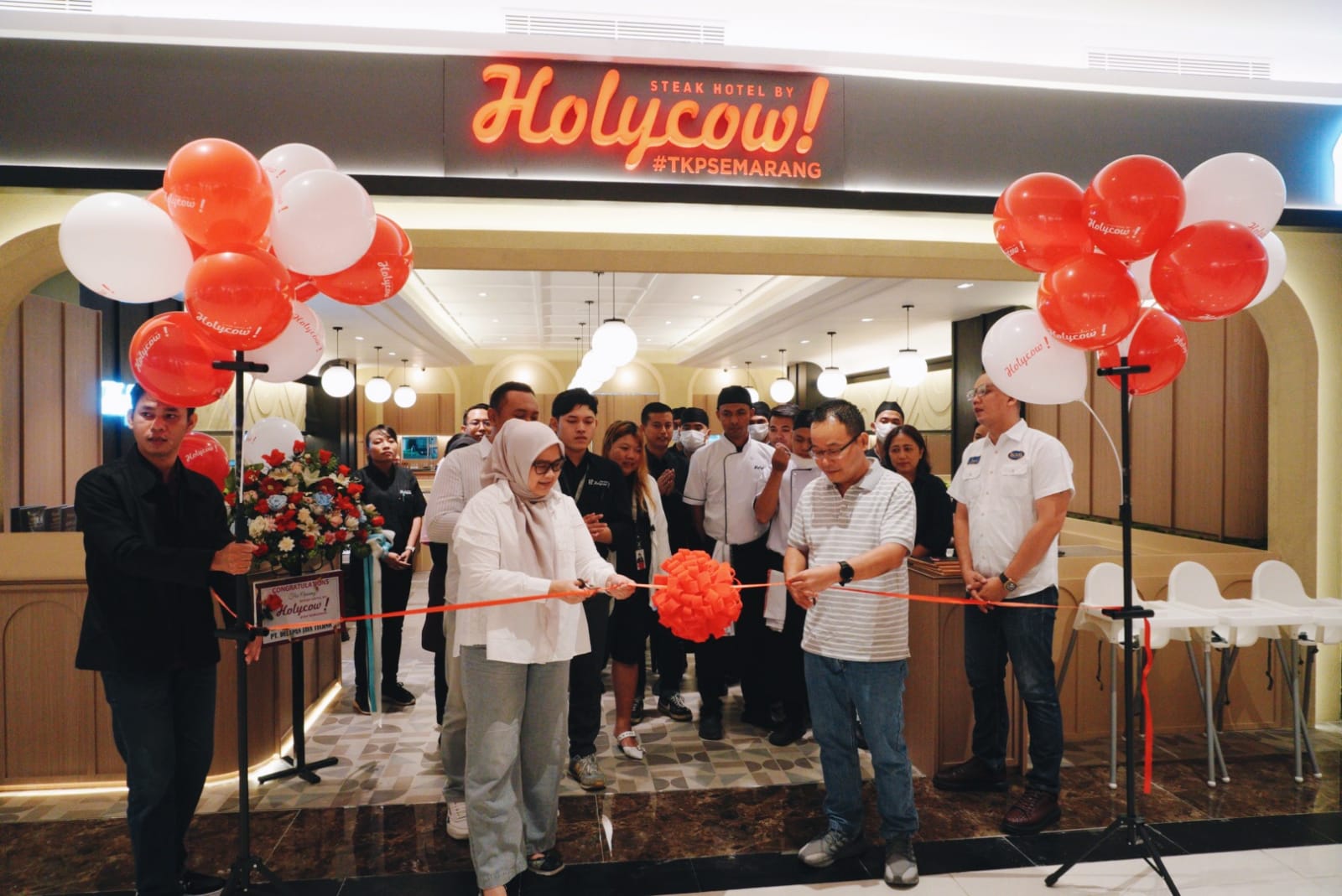 Steak Hotel by HOLYCOW!, pelopor resto steak lokal berkualitas dengan harga bersahabat yang telah eksis selama 15 tahun di dunia kuliner Indonesia, kini hadir kembali di Semarang.