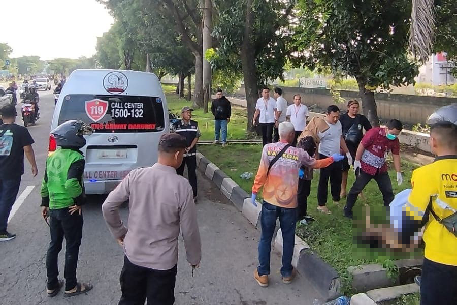 Anggota kepolisian mendatangi lokasi TKP.&nbsp;
