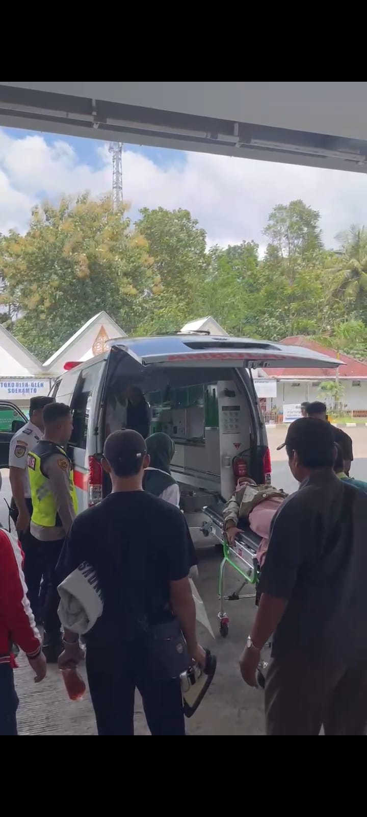 Seorang ibu muda melahirkan di toilet terminal bus Tingkir pada Kamis (27/3/2025). (Istimewa)