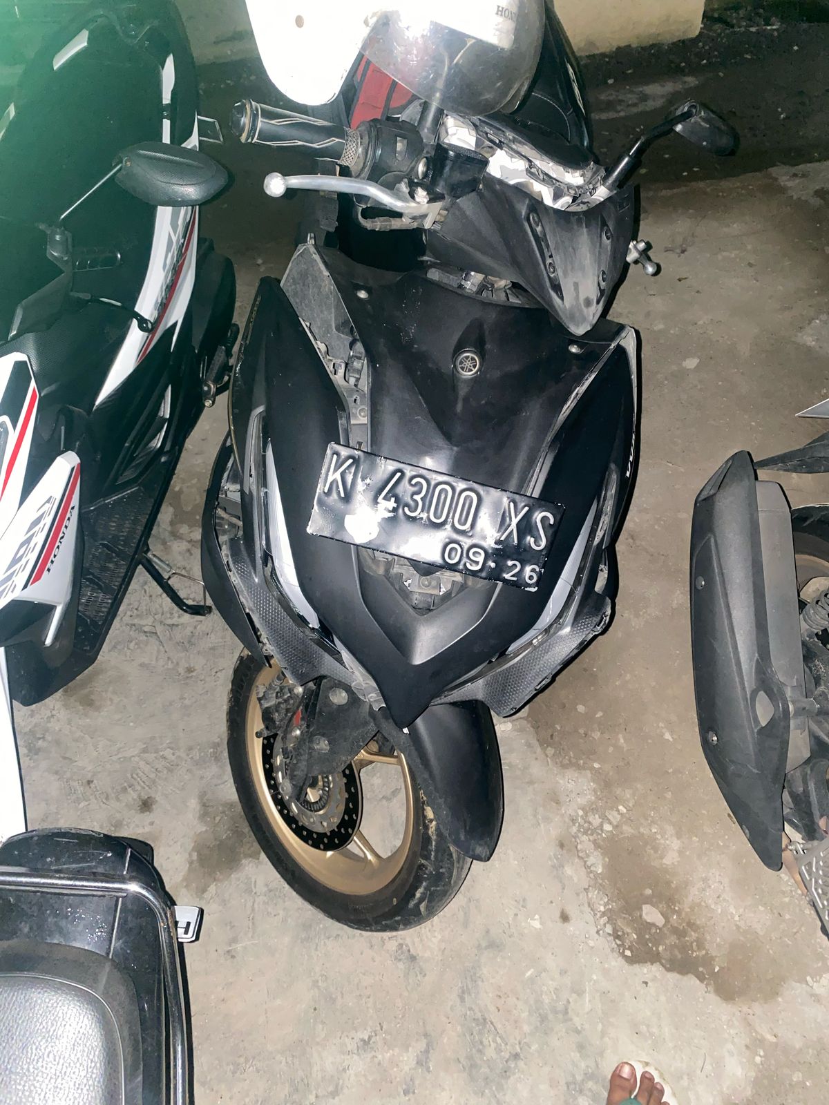Kecelakaan lalu lintas ntas terjadi di Jalan Osamaliki tepatnya didepan Apotik Putra Sidorejo Kota Salatiga, pada hari Sabtu malam (05/04/2025).