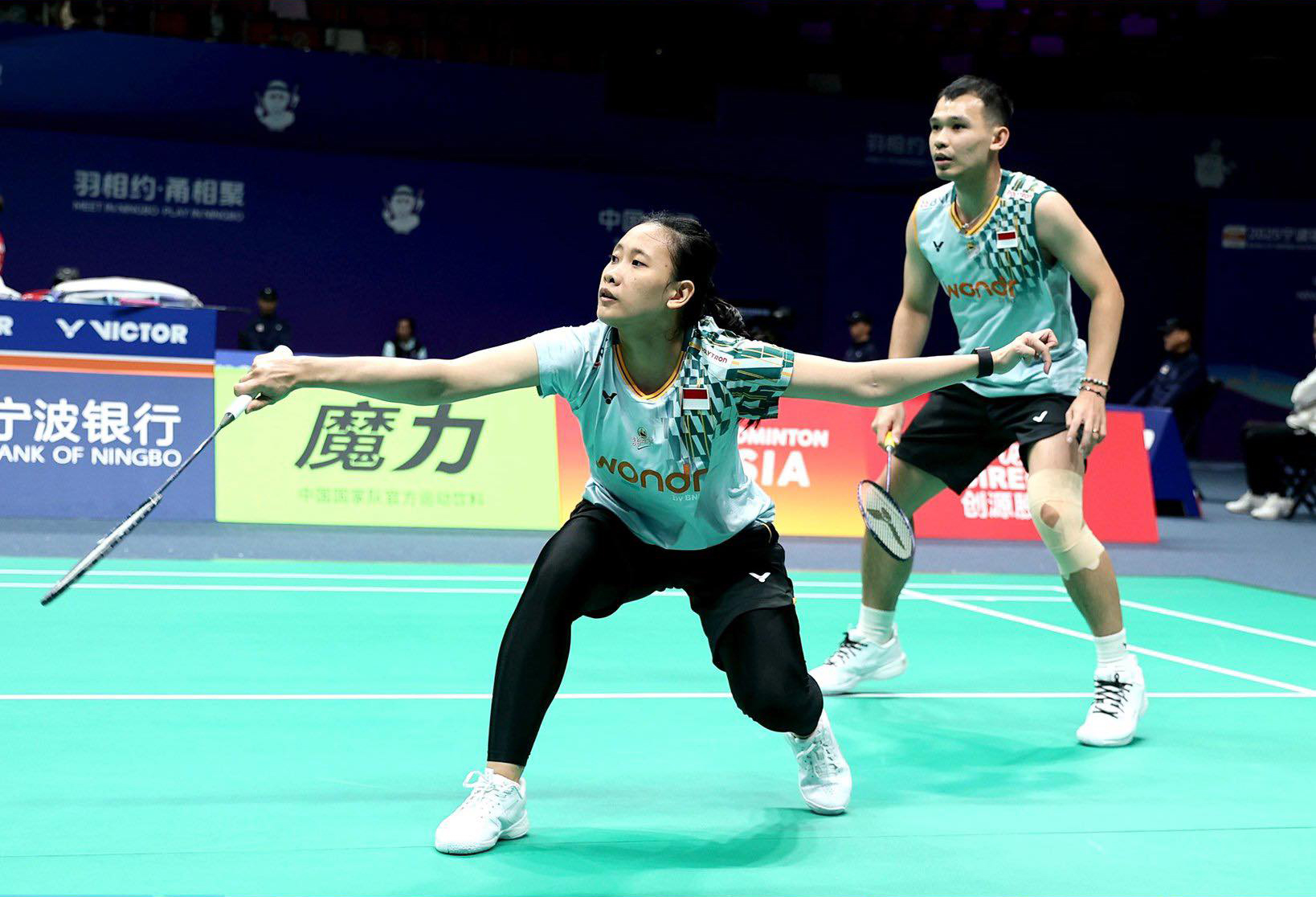 Rinov Rivaldy/Pitha Haningtyas Mentari berhasil mengandaskan unggulan enam dari Taiwan, Yang Po-Hsuan/Hu Ling Fang dua gim langsung 21-12, 21-18.