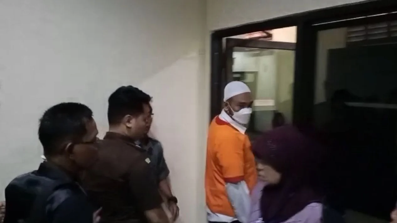 Apida Robig Zaenudin menjalani sidang perdana di Pengadilan Negeri Semarang, Selasa (8/4/2025).