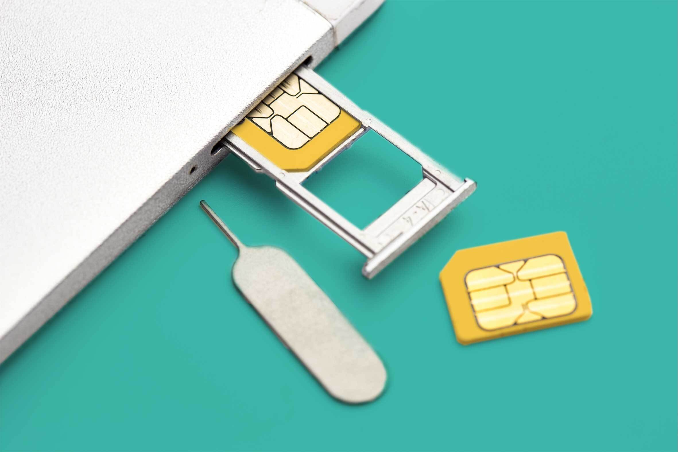 Komdigi akan merubah kartu SIM konvensional ke e-SIM untuk keamanan.