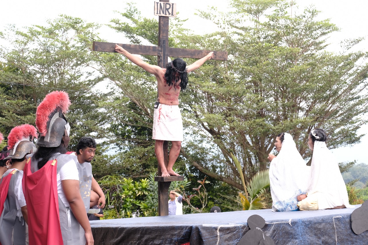 Paroki Kristus Raja Semesta Alam Tegalrejo mempersembahkan Visualisasi Kisah Sengsara Yesus Kristus pada Jumat ( 18 April 2025) pukul 08.00- 10.00.